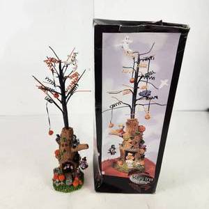 Preowned Halloween Scary Tree Ghosts Bats Pumpkins Sound Chip Blinking Lights