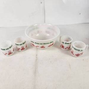 Vintage Tom And Jerry Christmas Punch Bowl And Four Cups Milk Glass