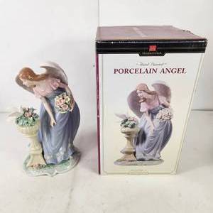 Members Mark Hand Painted Porcelain Angel Holiday Collection 2006 Approximate Height 12