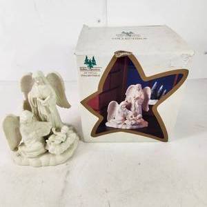 Holiday Expressions Jade Porcelain Collectable Two Angels And Baby Jesus