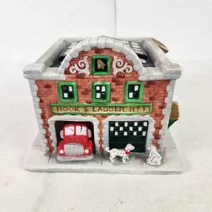 Partylite Hook And Ladder No 3 Firehouse Station Tea Light Holiday Candle