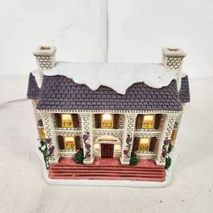 Vintage 1986 Geo Lefton Lighted Ceramic House 06901