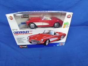 lot 172 image: Burago 124th Scale&nbsp1957 Chevrolet Corvette Daytona Beach