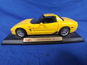 lot 173 image: Maisto 2001 Chevy Corvette Z06 118 Diecast Car