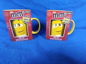 lot 187 image: Set of 2 Yellow Frankford Collectible Peanut M&Ms Coffee Mugs with Peanut M&Ms