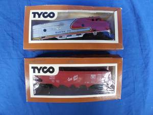 lot 191 image: Vintage Tyco HO Scale CB&ampW Burlington Route Santa Fe and Locomotive HO Scale Model Train