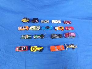 lot 207 image: Lot of 18 Vintage Mattel Hot Wheels Cars
