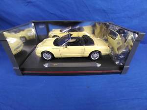 lot 244 image: Premier Edition 118 Scale Maisto Thunderbird Show Car