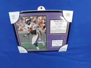 lot 265 image: Framed and Matted 1998 Randy Moss NFL Rookie of the Year MN Vikings 11x 14 Plaque
