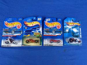 lot 276 image: Lot of 4 Mattel Hot Wheels 1999, 1998 First Editions, Etc. 