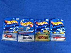 lot 277 image: Lot of 4 Mattel Hot Wheels Cars 1998 First Edition, Sooo Fast, and Others