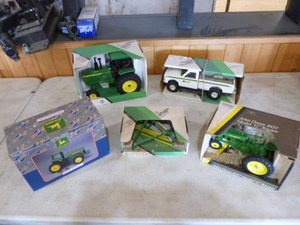 5 John Deere Die-Cast Farm Machinery