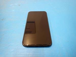 lot 84 image: Apple&nbspIphone Xr A1984  64GB of storage  Cellular Carrier Unlocked  Includes Charging Cable &nbspSmall glass screen chipped on top right corner
