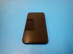 lot 85 image: Apple&nbspIphone Xr A1984  64GB of storage  Cellular Carrier Unlocked  Includes Charging Cable &nbspPaint peeled under glass screen lower left corner