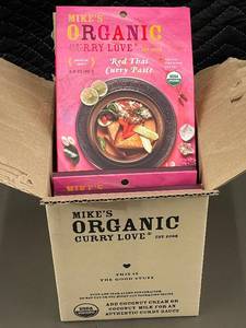 lot 4 image: HI 4 - Mikes Organic Curry Love Red Thai Curry Paste 6-Pack