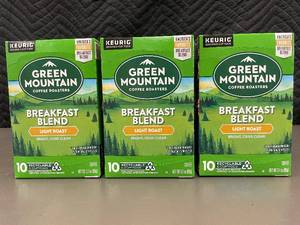 lot 6 image: display - Green Mountain Coffee Roasters Breakfast Blend Light Roast K-Cup Pods - 3 Boxes