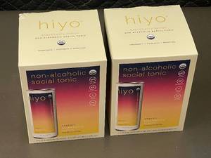 lot 306 image: Hiyo Blackberry Lemon Non-Alcoholic Social Tonic - 2 Packs of 4x12oz Cans