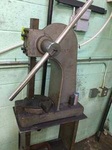 lot 13 image: Arbor press on stand TK Rigging has...