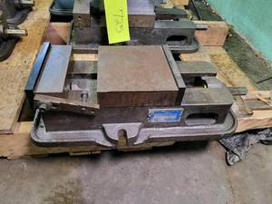 lot 19 image: Kurt 6 AngLock Single Station prec...
