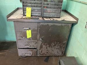 lot 86 image: Rolling metal cabinet 4 drawers, 1...