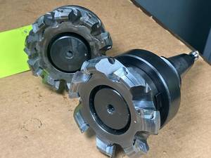 lot 90 image: Ingersoll and Sandvik Milling Cutte...