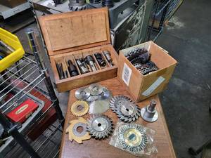 lot 139 image: Cutter assortment and holders...