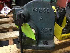 lot 213 image: FAMCOModel A, Heavy Duty Bench...