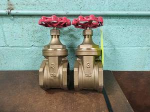 lot 341 image: (2) Kitz brass gate valves...