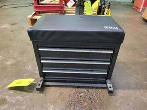 lot 370 image: Uline 3-drawer tool boxstool, whee...