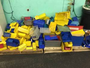 lot 385 image: Organizer parts bins, most are Akro...