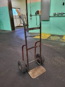 lot 423 image: 2-wheel cart with pneumatic wheels...