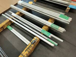 lot 97 image: Lot of Assorted Aluminum Round Bar ...