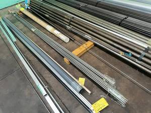 lot 435 image: Lot of Stainless Steel Round Bar St...