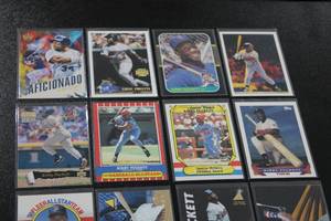 lot 7 image: Kirby Puckett Baseball Card Lot  15 Cards