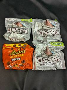 Assorted Hersheys Kisses and Reeses Clusters Bites - Pack of 4