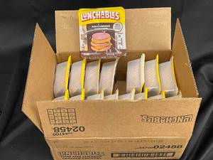 lot 41 image: M - Lunchables Ham & Cheddar Cracker Stackers - 16 Pack