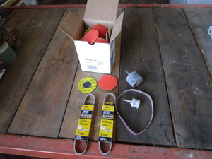 lot 18 image: Box of Rol-Loc Discs & Sanding Belts
