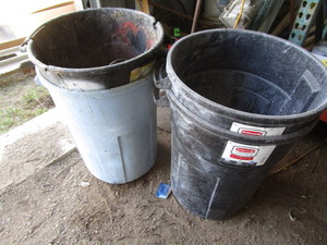 lot 33 image: (4) Trash Cans