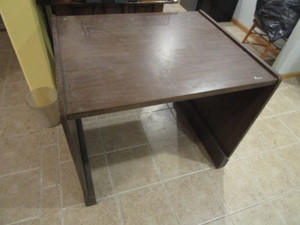 lot 62 image: Desk