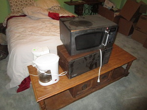lot 67 image: Microwaves & Coffee Pots