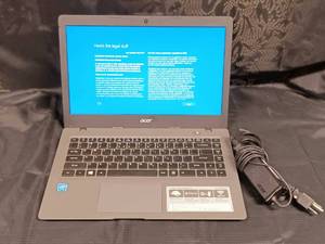 lot 50 image: Used Acer Aspire One Cloudbook with Charger