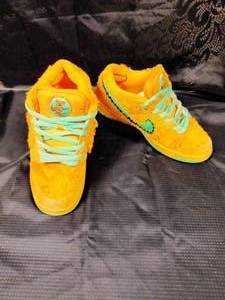 lot 64 image: Grateful Deads Nike SB Dunk Low Size 9.5
