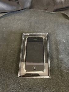 lot 71 image: IPhone (Unknown Carrier) Turns on