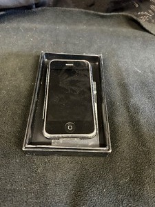 lot 72 image: IPhone (Unknown Carrier) Turns on 4GB