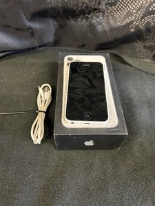 lot 77 image: Iphone (works unknown carrier)