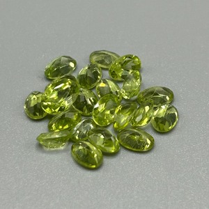 10.22 Carat Peridot Round & Oval Faceted Cut - Assorted Lot of Loose Stones