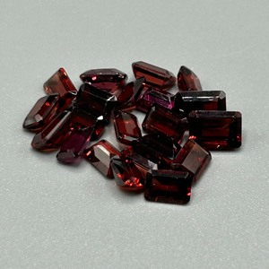 16.90 Carat Garnet, Mixed Cut - Various Size, Color & Shape Assorted Lot of Loose Stones