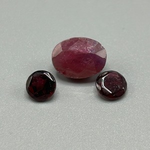 5 Carat Ruby Oval & Round Faceted Cut - Set of 2 Loose Stones