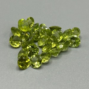 13.94 Carat Peridot Round Faceted Cut - Assorted Lot of Loose Stones
