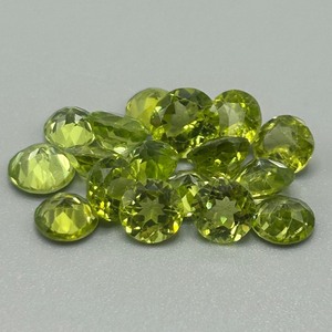 16.56 Carat Peridot Round Faceted Cut - Assorted Lot of Loose Stones